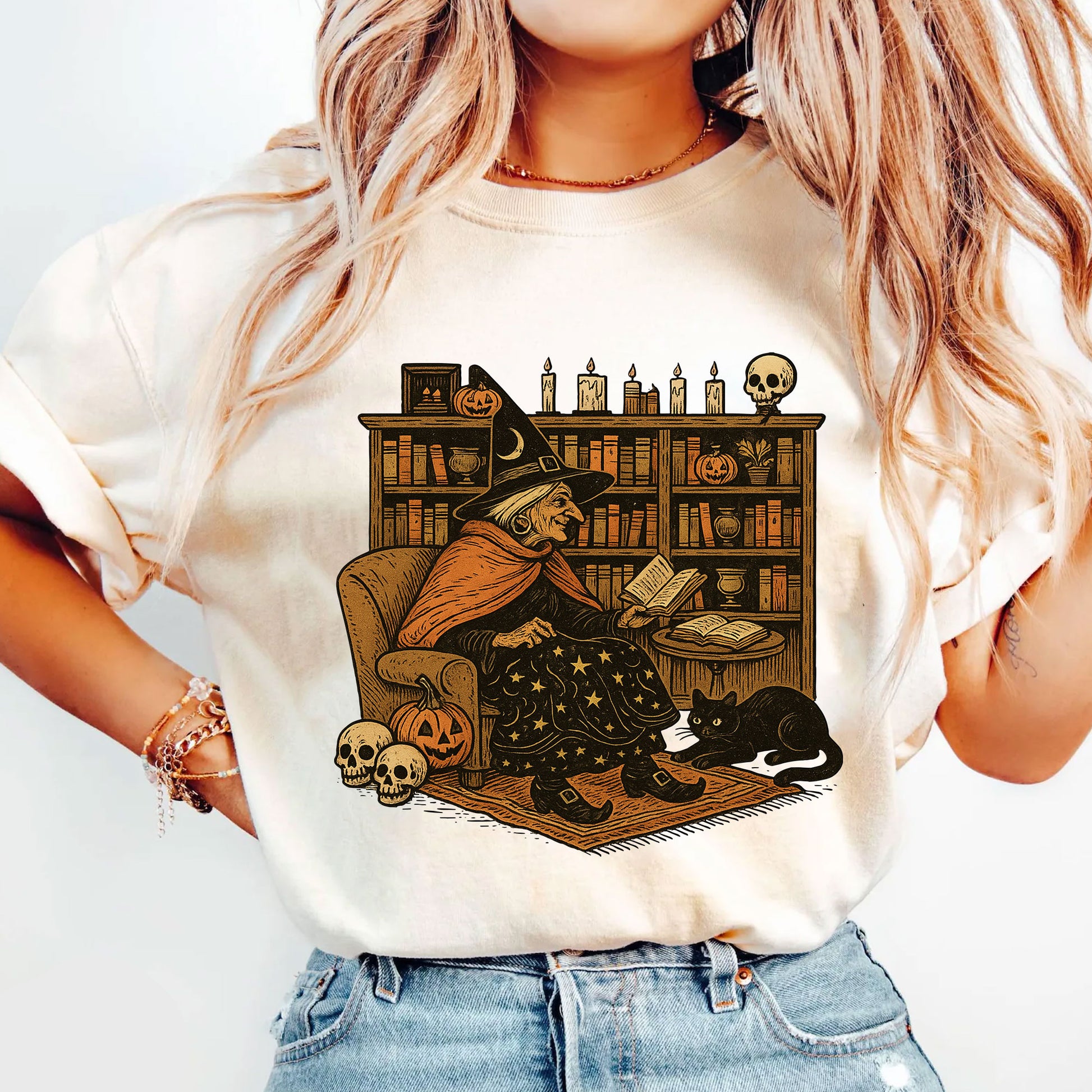 Cozy Halloween Witch Reading T-Shirt with Black Cat and Pumpkin Design – Perfect Spooky Season Gifts for Book Lovers and Cat Enthusiasts
 - 5