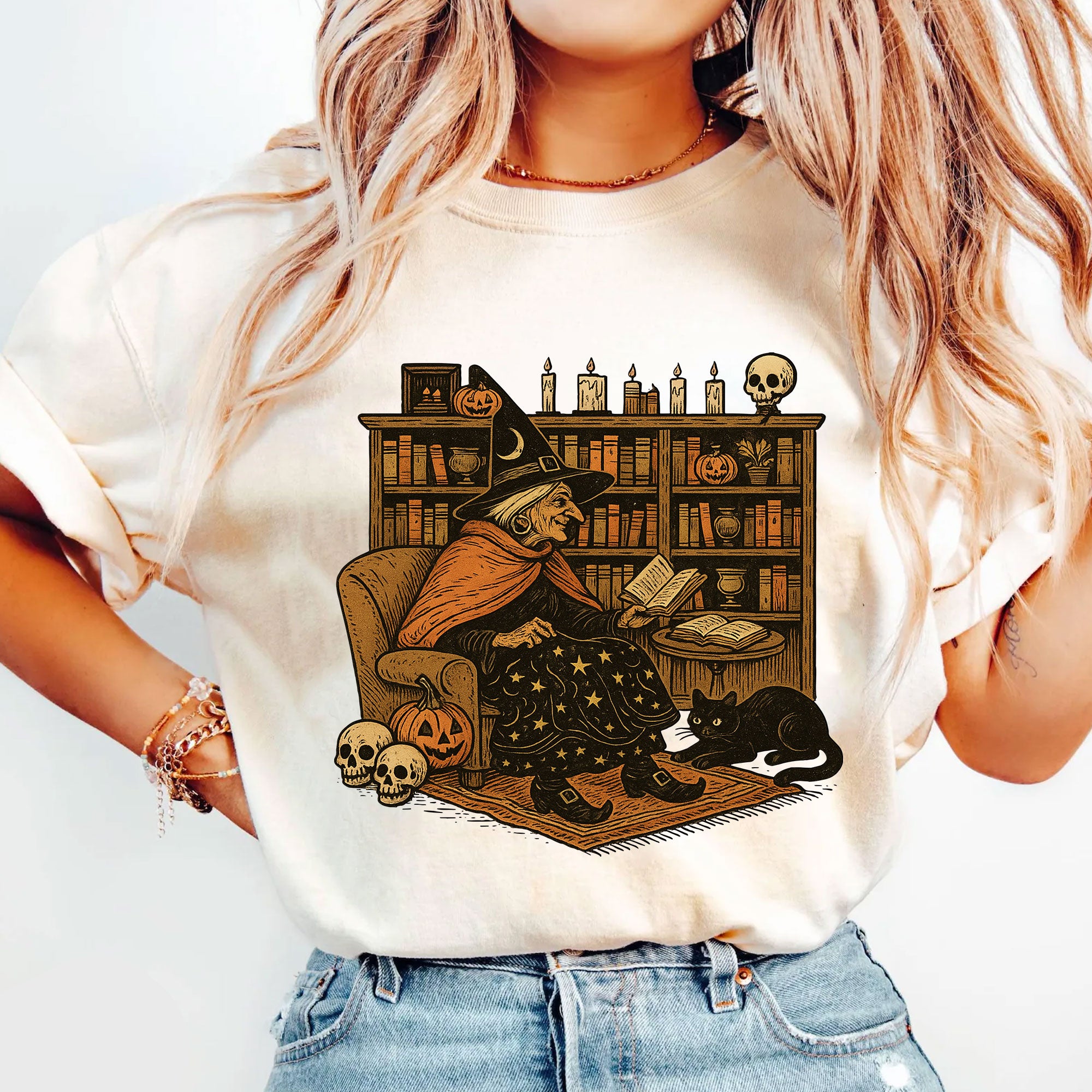 Cozy Halloween Witch Reading T-Shirt with Black Cat and Pumpkin Design – Perfect Spooky Season Gifts for Book Lovers and Cat Enthusiasts
 - 5