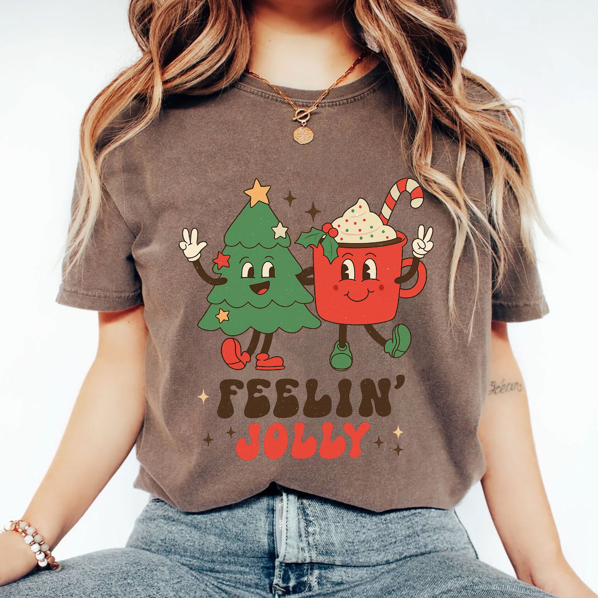 Festive Christmas Graphic Tee - Cute Tree and Mug Cartoon Design - Feelin' Jolly Holiday Shirt for Women - Fun Holiday Apparel
 - 2