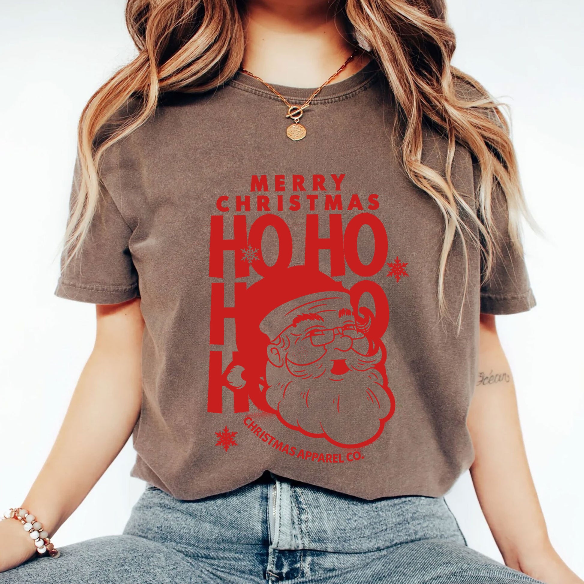 Festive Christmas Graphic Tee Unisex Santa Claus Ho Ho Ho Design - Durable Holiday Shirt in Soft Cotton for Joyful Celebrations
 - 2