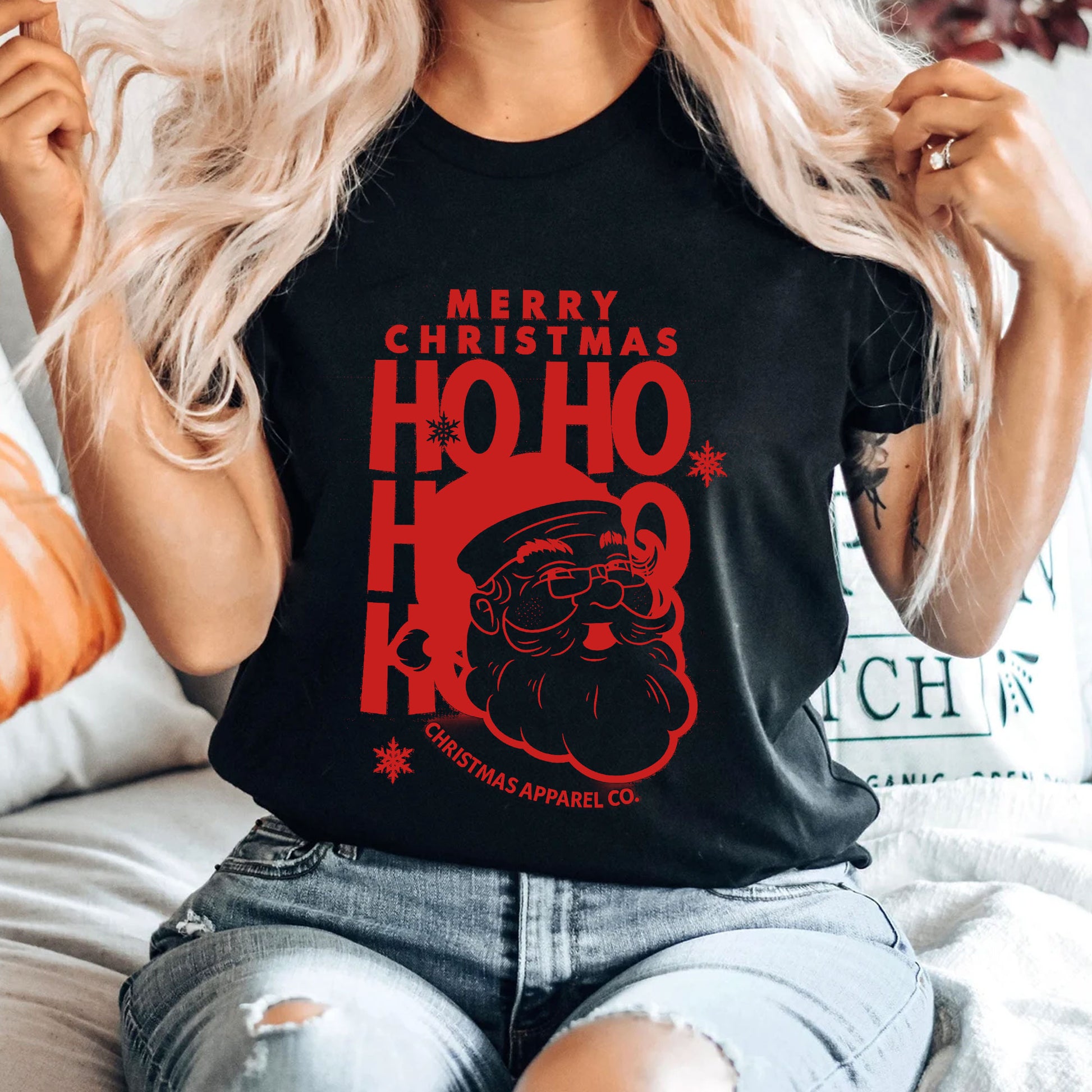 Festive Christmas Graphic Tee Unisex Santa Claus Ho Ho Ho Design - Durable Holiday Shirt in Soft Cotton for Joyful Celebrations
 - 4