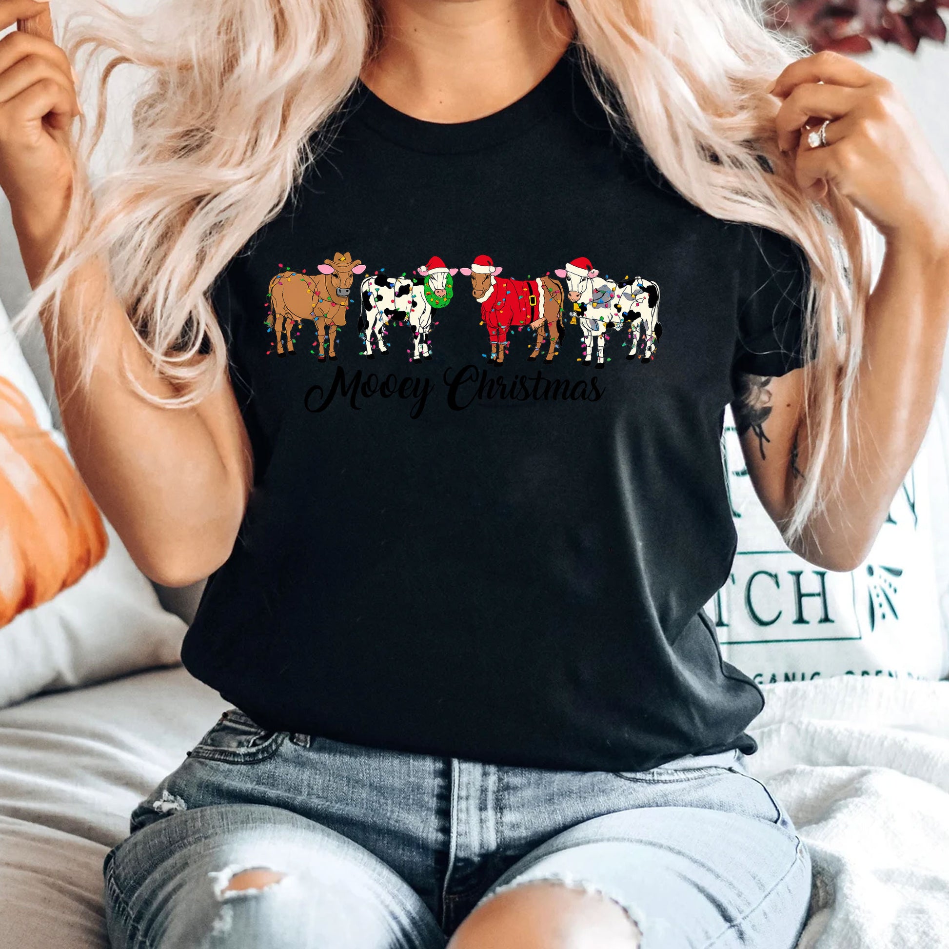 Festive Mooey Christmas T-Shirt for Women - Cute Cow Holiday Graphic Tee, Perfect Christmas Gift, Casual Holiday Wear, Fun Farm Theme
 - 4