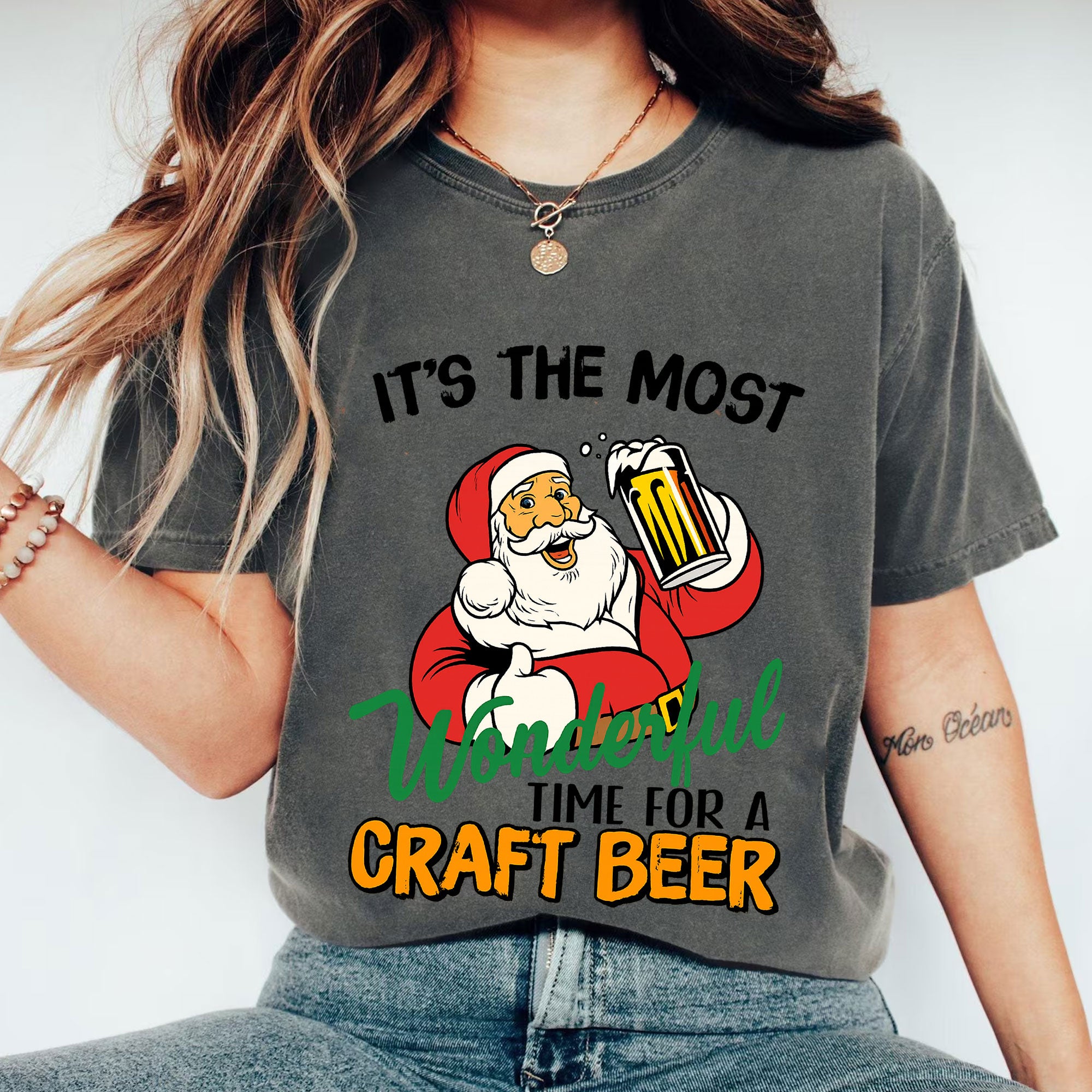 Festive Santa Craft Beer Tee - Christmas Holiday Graphic T-Shirt for Beer Lovers - Trendy Apparel for Winter Celebrations 
 - 1