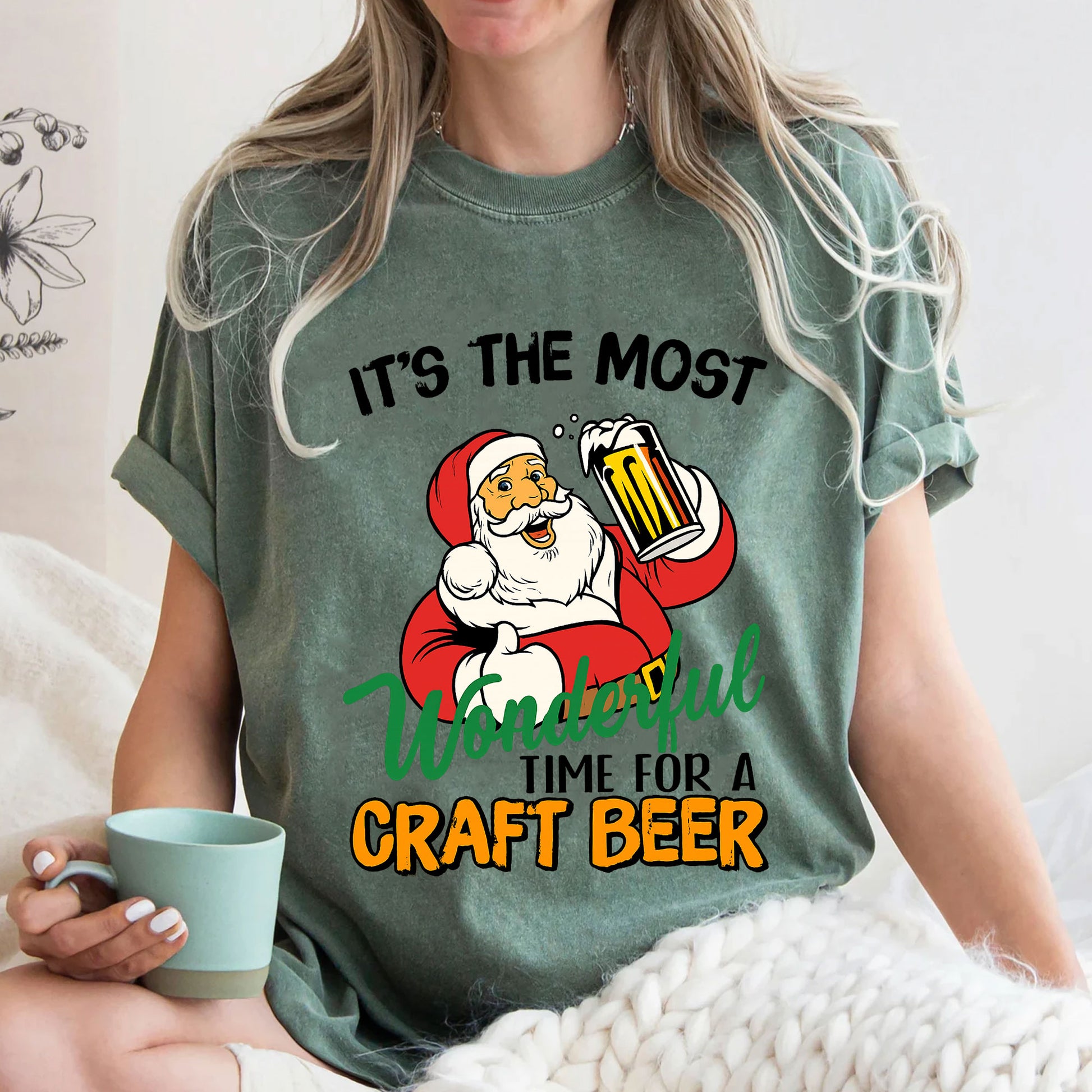 Festive Santa Craft Beer Tee - Christmas Holiday Graphic T-Shirt for Beer Lovers - Trendy Apparel for Winter Celebrations 
 - 3