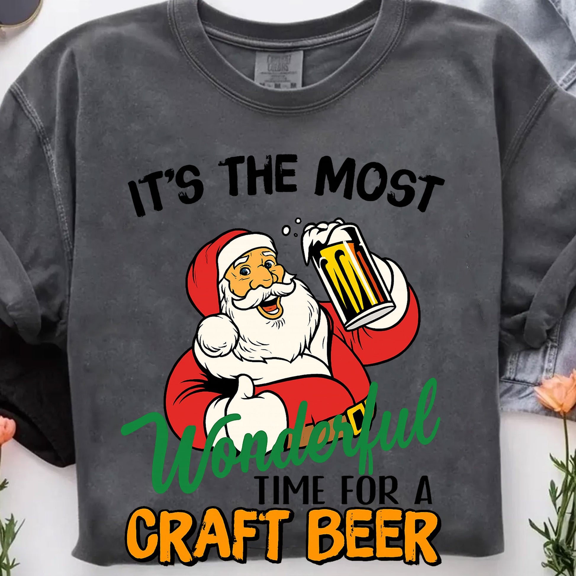 Festive Santa Craft Beer Tee - Christmas Holiday Graphic T-Shirt for Beer Lovers - Trendy Apparel for Winter Celebrations 
 - 7
