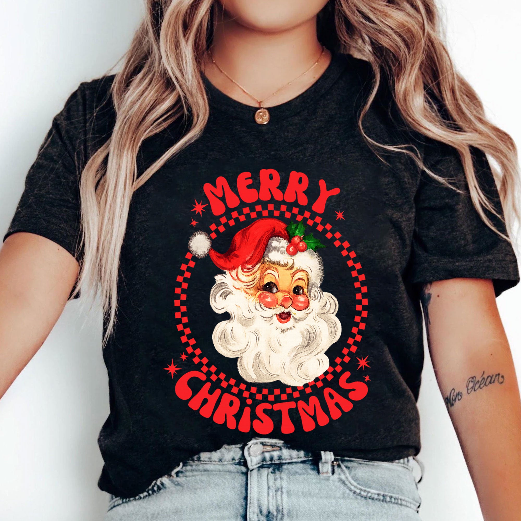 Festive Women's Vintage Santa Tee - Merry Christmas Graphic T-Shirt for Holiday Cheer - Classic Retro Style Casual Top
 - 5