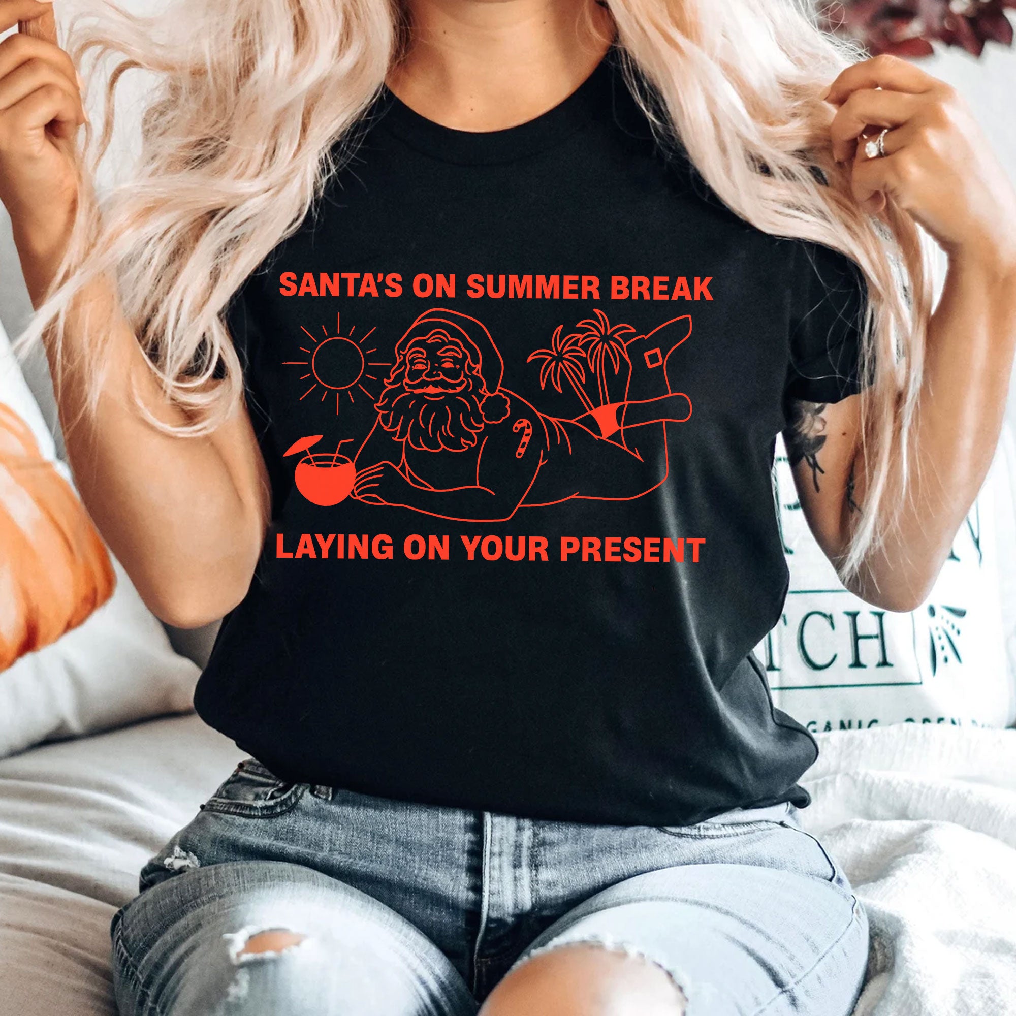 Funny Summer Santa T-Shirt: Relaxed Holiday Vibes Graphic Tee for Beach Lovers and Christmas Enthusiasts - Perfect Gift Idea
 - 4