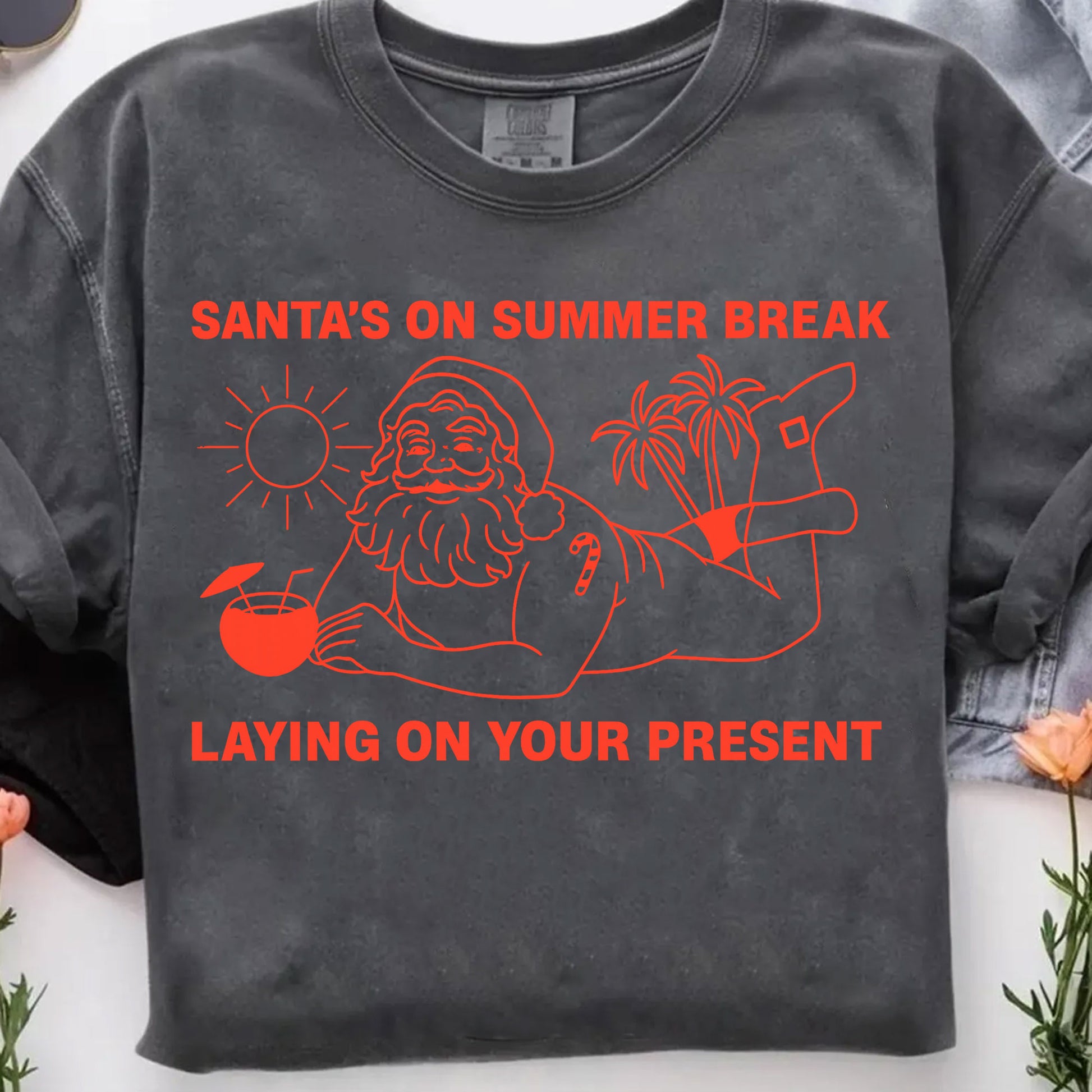 Funny Summer Santa T-Shirt: Relaxed Holiday Vibes Graphic Tee for Beach Lovers and Christmas Enthusiasts - Perfect Gift Idea
 - 7