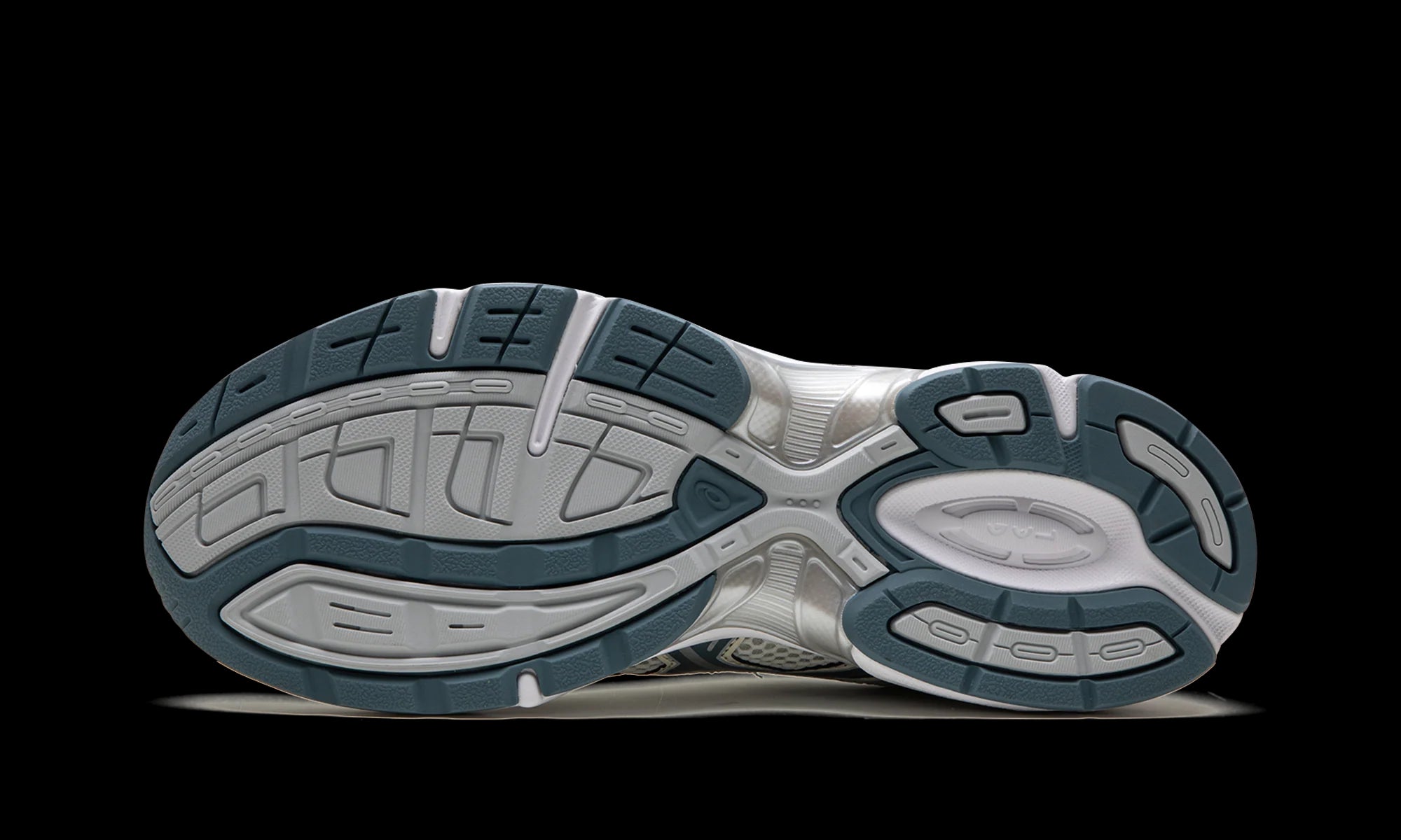 Gel-1130 "Cream / Ironclad"