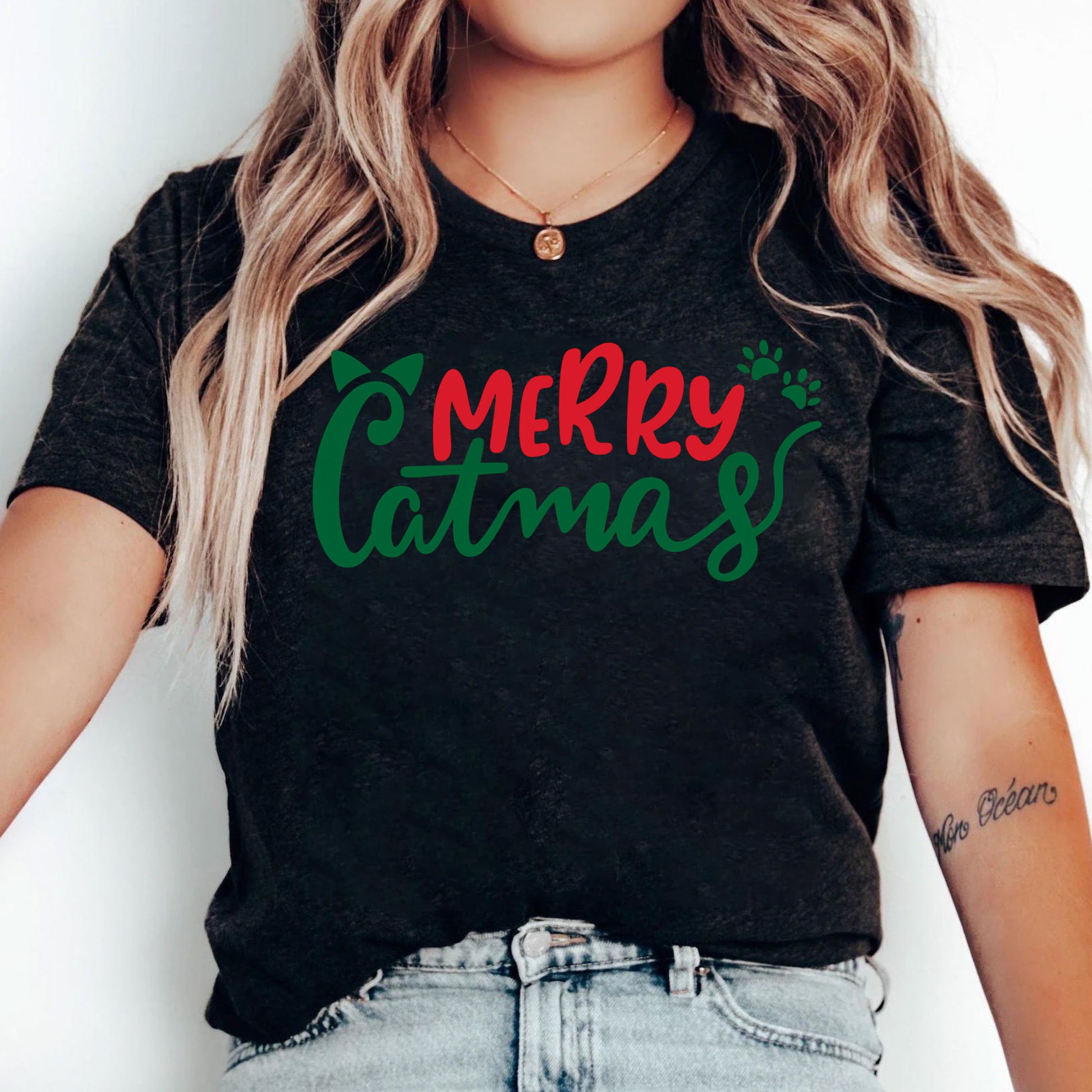 Merry Catmas T-Shirt - Festive Holiday Cat Lovers Graphic Tee | Cute Christmas Cat Shirt Gift Idea | Casual Unisex Apparel
 - 5