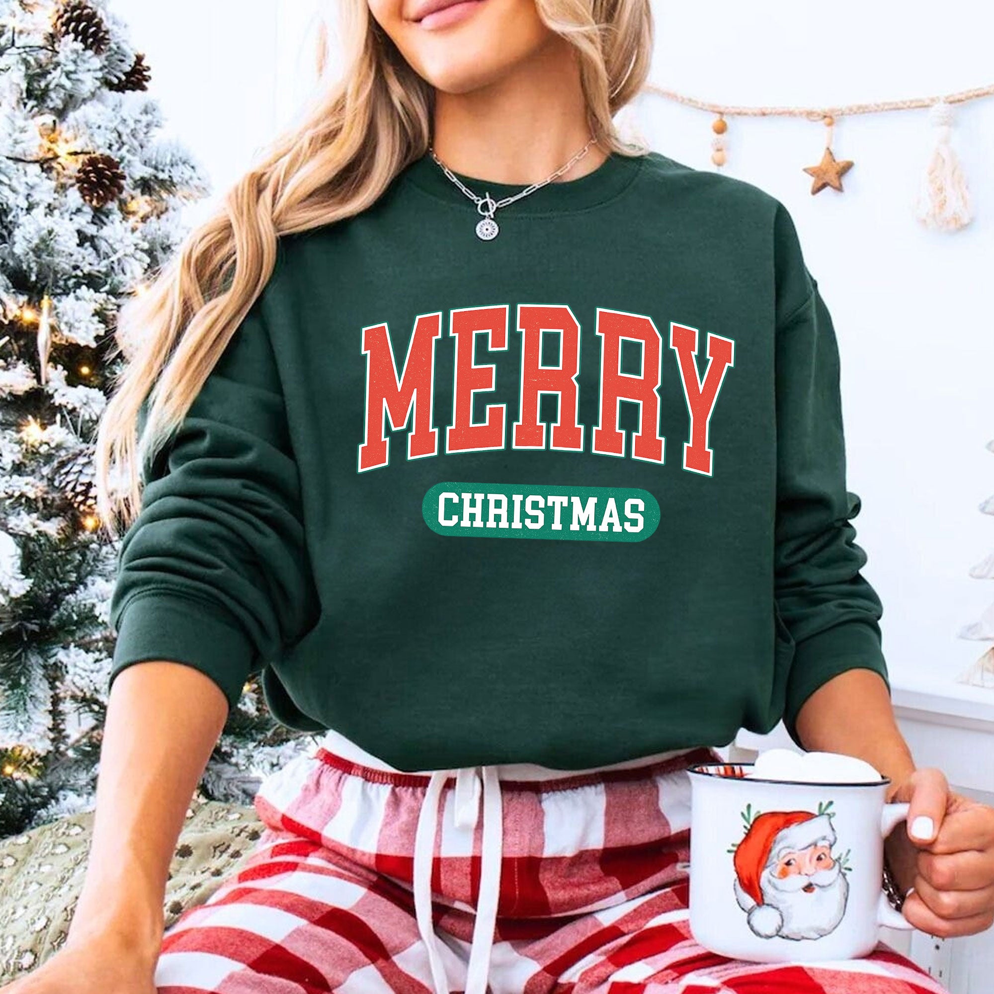 Stylish Merry Christmas Graphic Tee - Perfect Holiday T-Shirt for Men and Women - Casual Festive Apparel for Xmas Celebration
 - 8