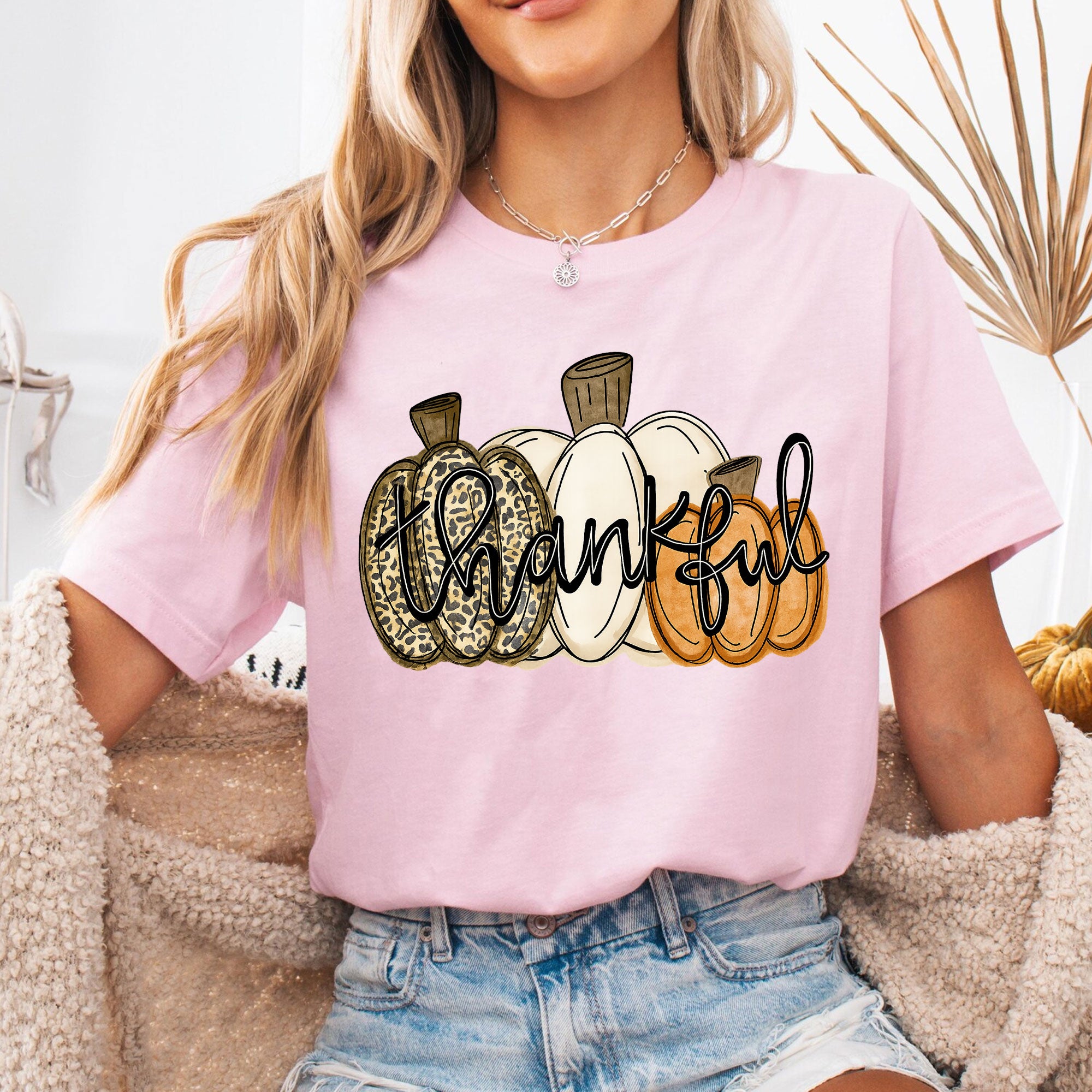 Thankful Pumpkin Graphic Tee for Women - Cute Fall Thanksgiving Shirt with Stylish Design for Holiday Celebrations and Family Gatherings
 - 6