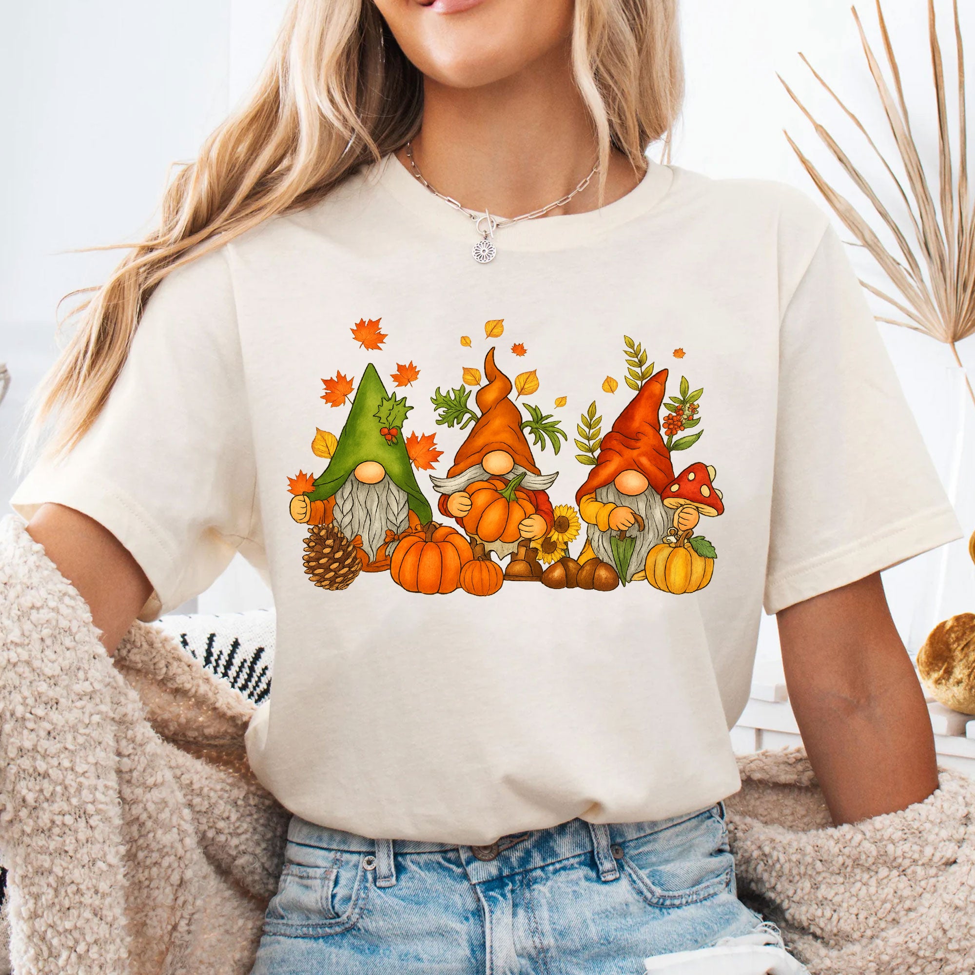 Thanksgiving Gnome Shirt - Cute Autumn Pumpkin Design, Fall-Themed Graphic Tee for Family Gatherings and Holiday Celebrations
 - 4