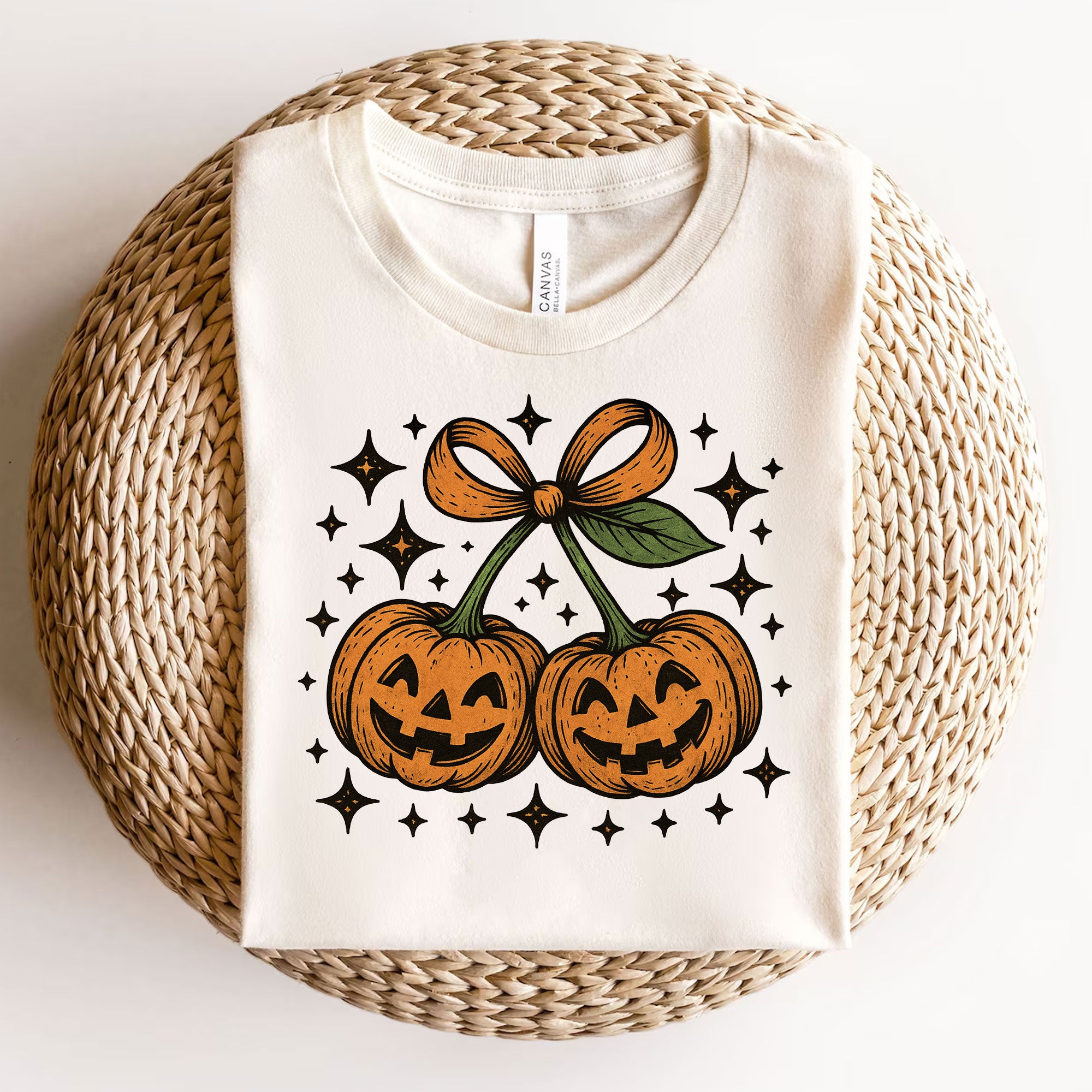 Trendy Halloween Pumpkin Graphic Tee - Spooky Vintage Jack-O'-Lanterns with Bow Design, Perfect for Festive Autumn Celebrations
 - 3