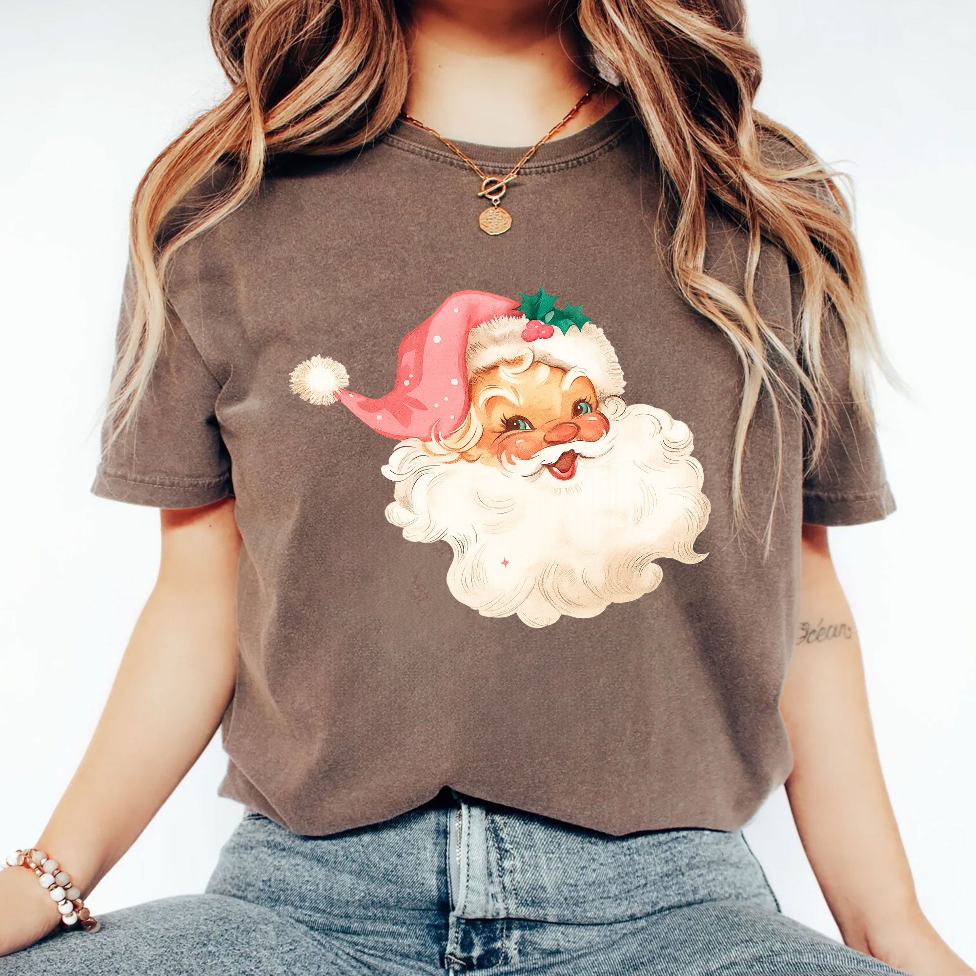 Vintage Santa Claus Graphic T-Shirt for Women – Classic Holiday Style Tee with Retro Christmas Print, Perfect Festive Gift Idea
 - 2