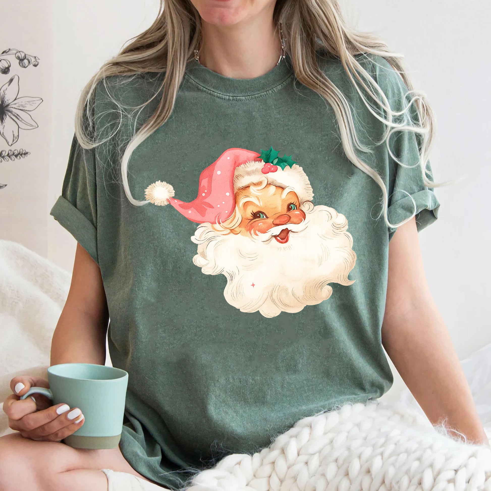 Vintage Santa Claus Graphic T-Shirt for Women – Classic Holiday Style Tee with Retro Christmas Print, Perfect Festive Gift Idea
 - 3